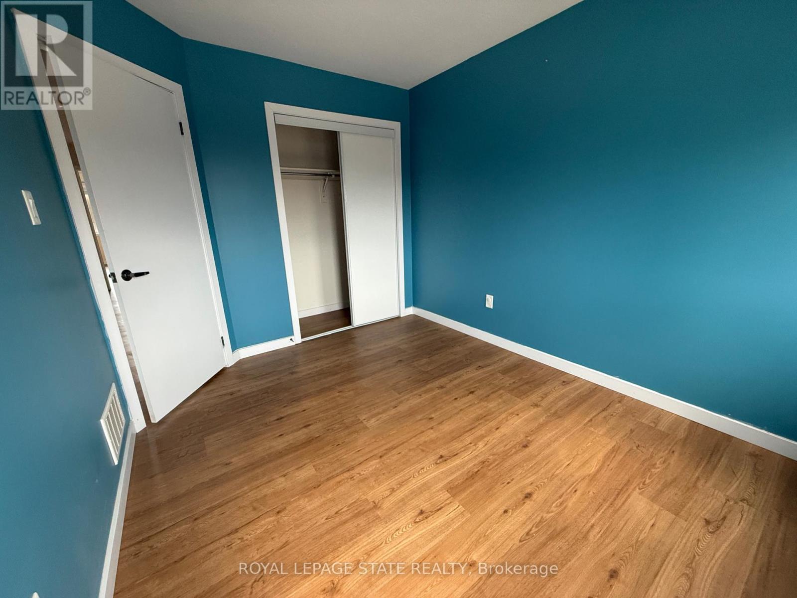 Upper - 148 Crafter Crescent, Hamilton, Ontario  L8J 0H8 - Photo 12 - X12952812