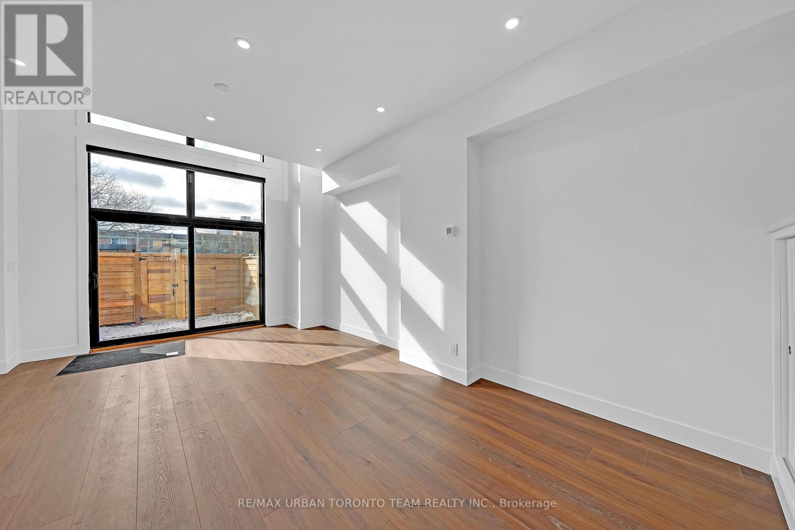 5 Wascana Avenue, Toronto, Ontario  M5A 1V6 - Photo 14 - C12991506