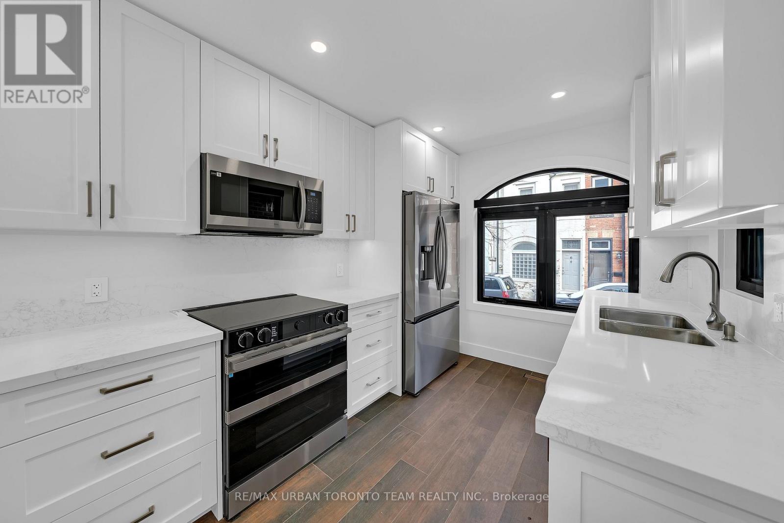 5 Wascana Avenue, Toronto, Ontario  M5A 1V6 - Photo 6 - C12991506