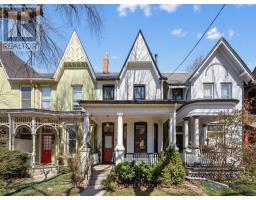 90 WILLCOCKS STREET, Toronto, Ontario