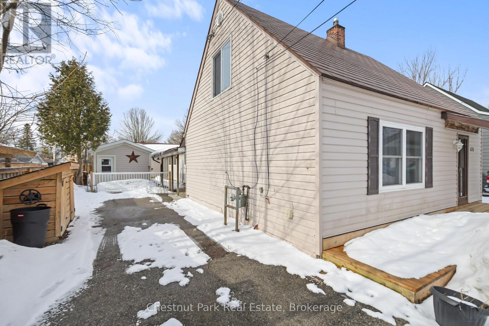 175 Crescent Drive, Gravenhurst, Ontario  P1P 1L4 - Photo 4 - X12953940