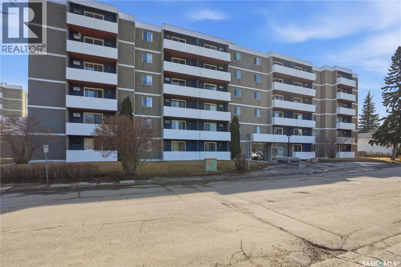 526 65 Westfield Drive, Regina, Saskatchewan  S4S 6A3 - Photo 2 - SK032756