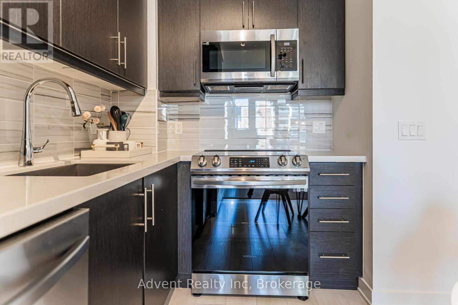 604 - 105 Oneida Crescent, Richmond Hill, Ontario  L4B 0H6 - Photo 13 - N12991518