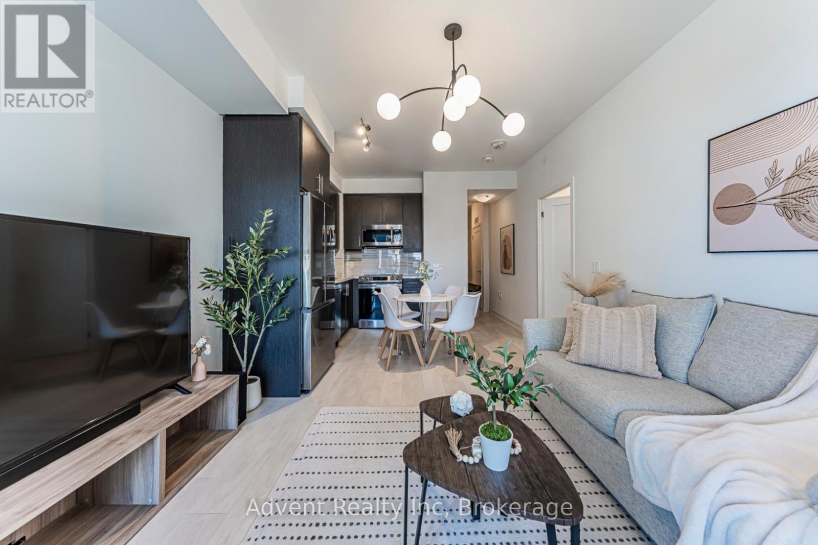 604 - 105 Oneida Crescent, Richmond Hill, Ontario  L4B 0H6 - Photo 6 - N12991518