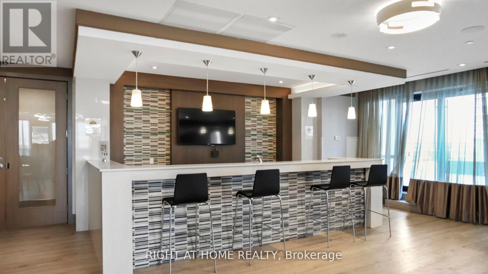 827 - 15 Water Walk Drive, Markham, Ontario  L6G 0G2 - Photo 12 - N12991574