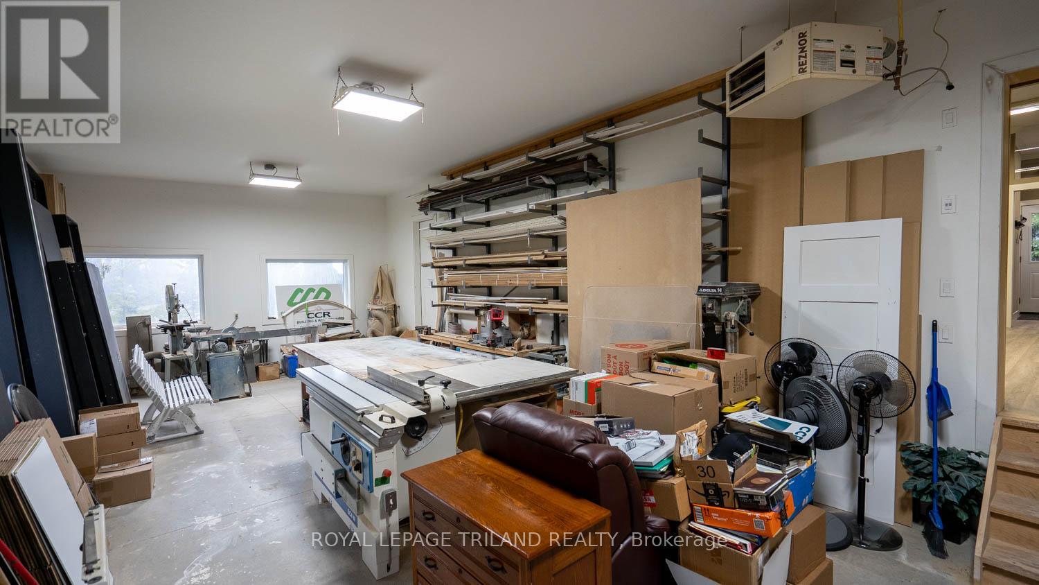 2416 Sunningdale Road W, Middlesex Centre, Ontario  N6H 5L2 - Photo 32 - X12991416