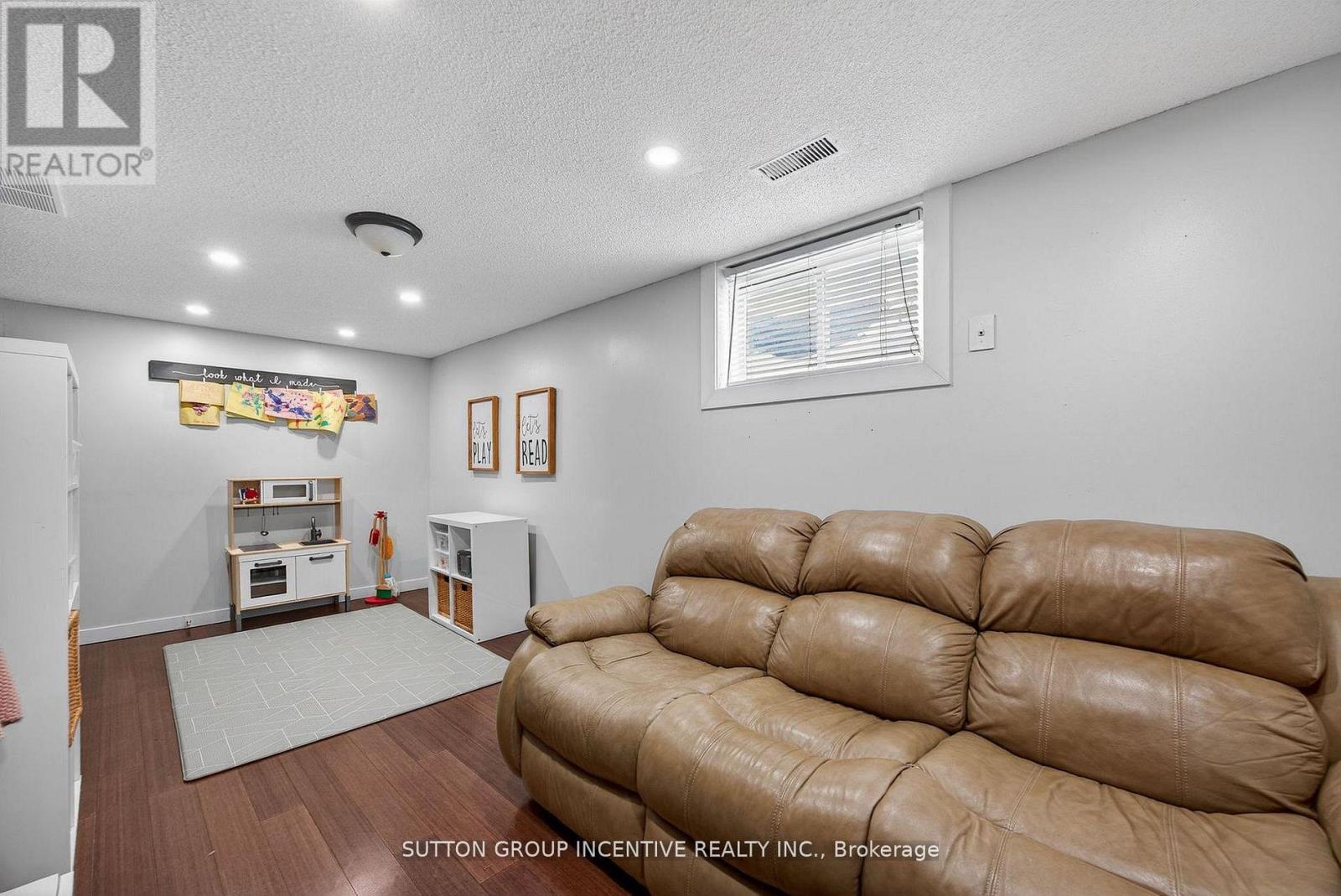 56 Shakespeare Crescent, Barrie, Ontario  L4N 6C1 - Photo 24 - S12991596