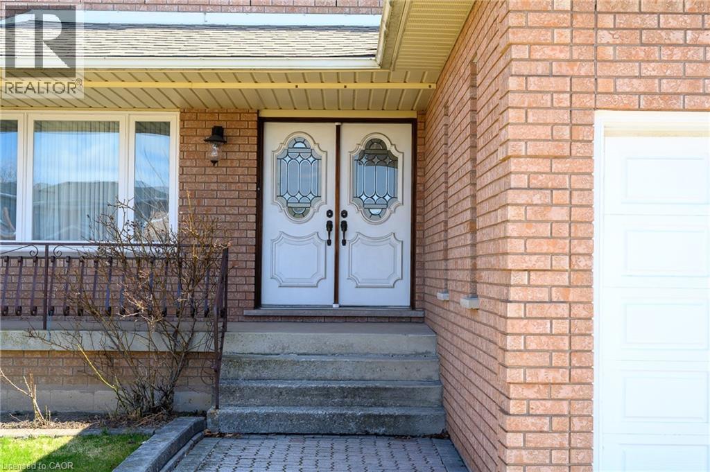 27 Trieste Place, Hamilton, Ontario  L9B 2C3 - Photo 2 - 40820230