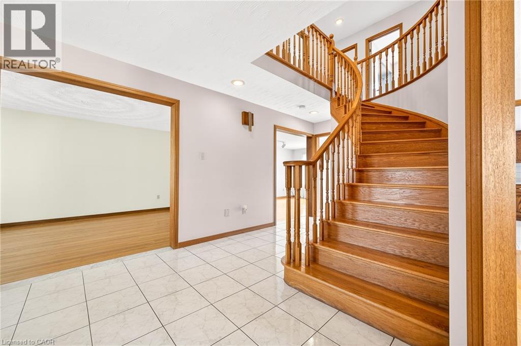 27 Trieste Place, Hamilton, Ontario  L9B 2C3 - Photo 4 - 40820230