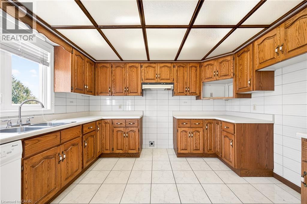 27 Trieste Place, Hamilton, Ontario  L9B 2C3 - Photo 7 - 40820230