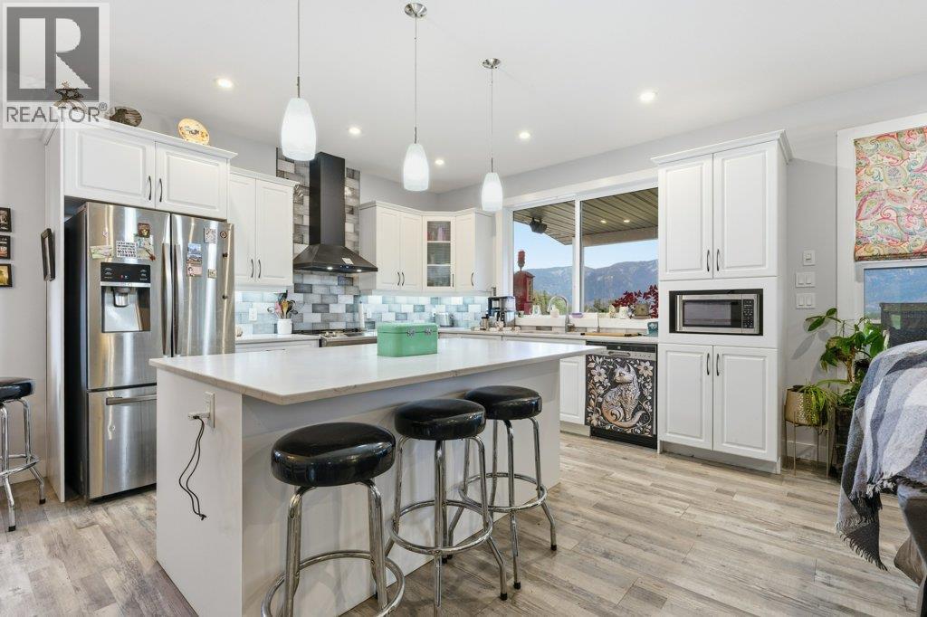 4370 Round Prairie Road, Spallumcheen, British Columbia  V0E 2B4 - Photo 10 - 10377394