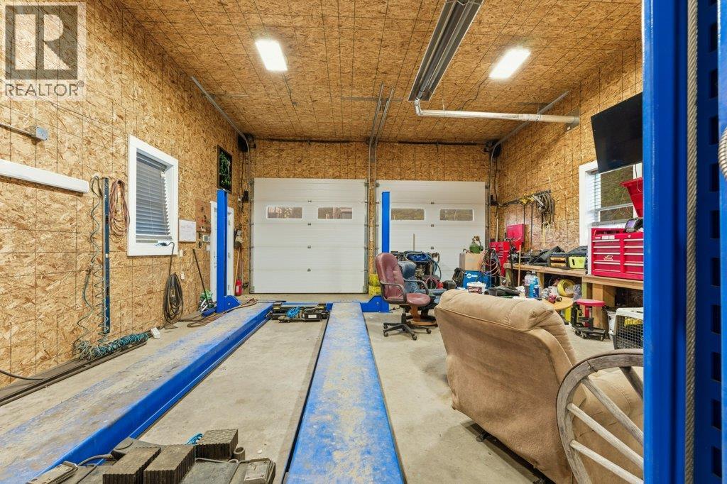 4370 Round Prairie Road, Spallumcheen, British Columbia  V0E 2B4 - Photo 28 - 10377394