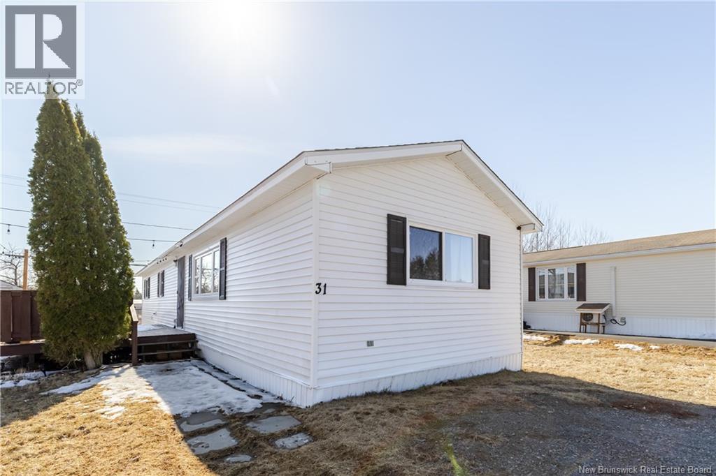 31 Leafwood Crescent, Fredericton, New Brunswick  E3B 6N6 - Photo 2 - NB136839