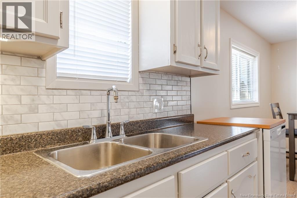 31 Leafwood Crescent, Fredericton, New Brunswick  E3B 6N6 - Photo 5 - NB136839