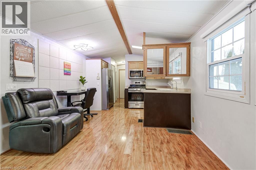 490 Spruce Street, Fergus, Ontario  N1M 2W5 - Photo 9 - 40805377