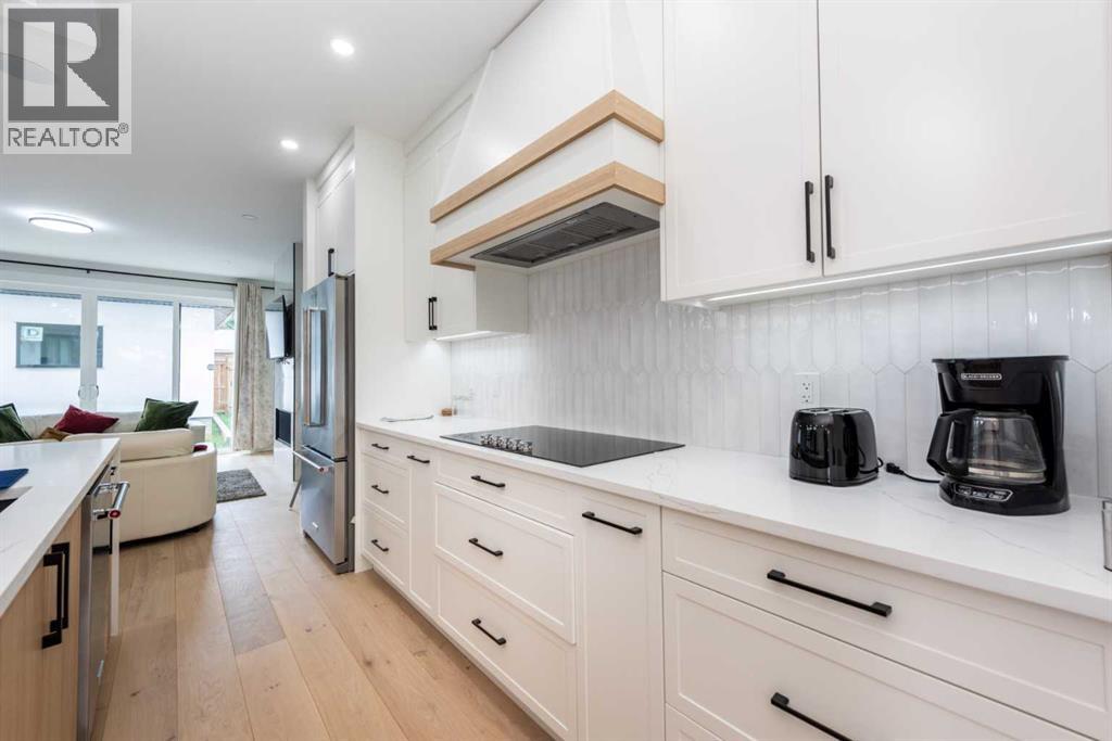 31 Harvard Street Nw, Calgary, Alberta  T2K 2B5 - Photo 5 - A2288389