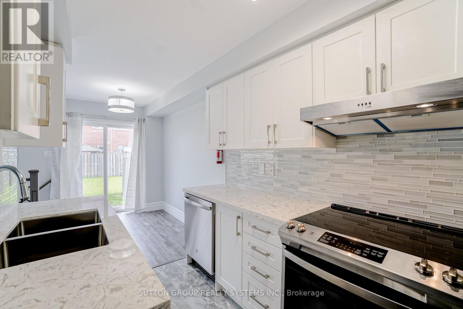 14 - 6399 Spinnaker Circle, Mississauga, Ontario  L5W 1Z6 - Photo 5 - W12991504