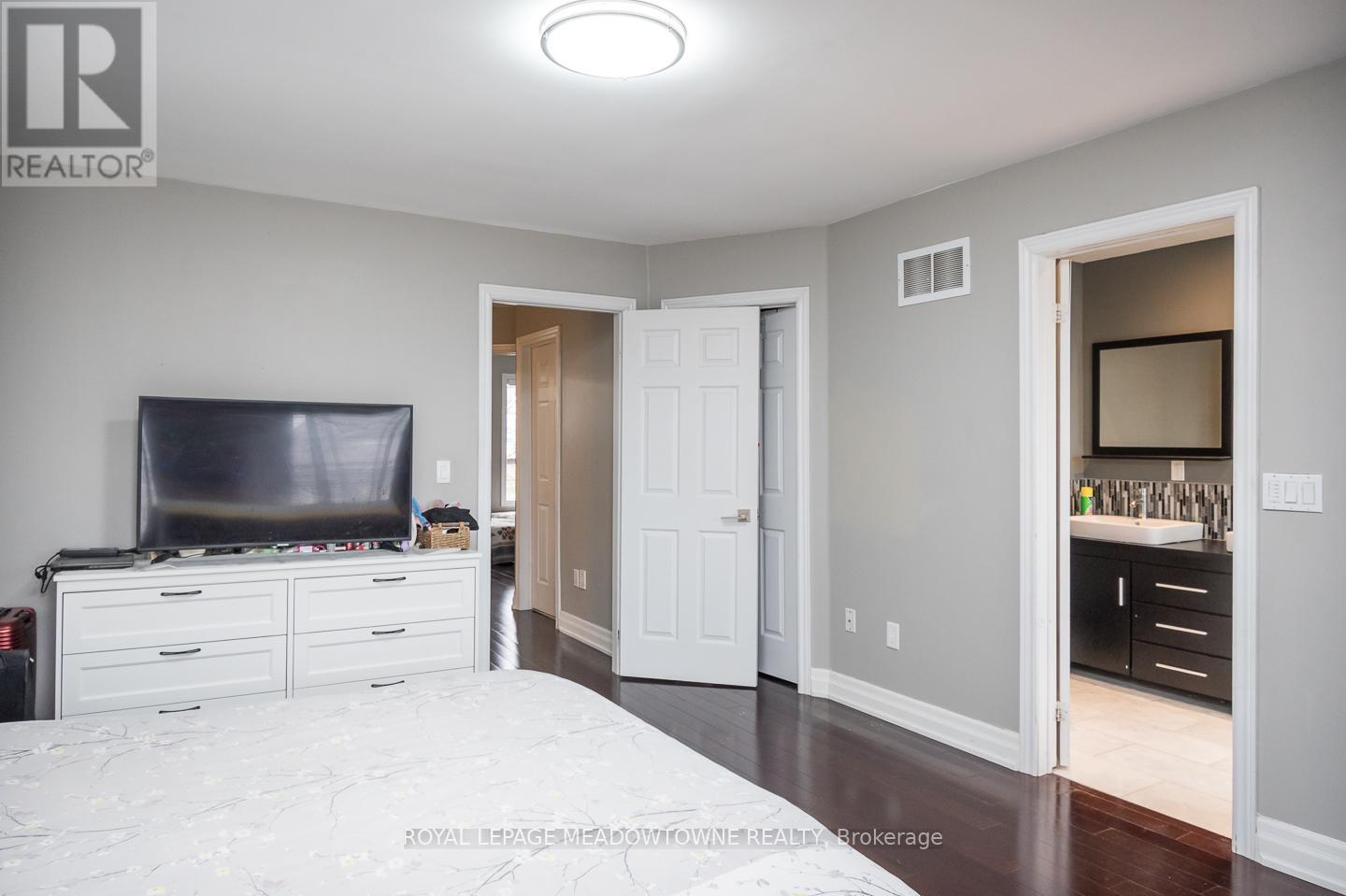 3486 Eglinton Avenue W, Mississauga, Ontario  L5M 7P4 - Photo 19 - W12991512