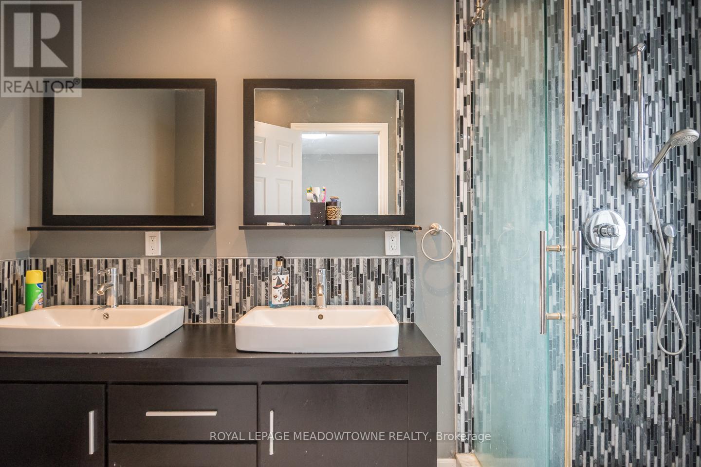 3486 Eglinton Avenue W, Mississauga, Ontario  L5M 7P4 - Photo 21 - W12991512