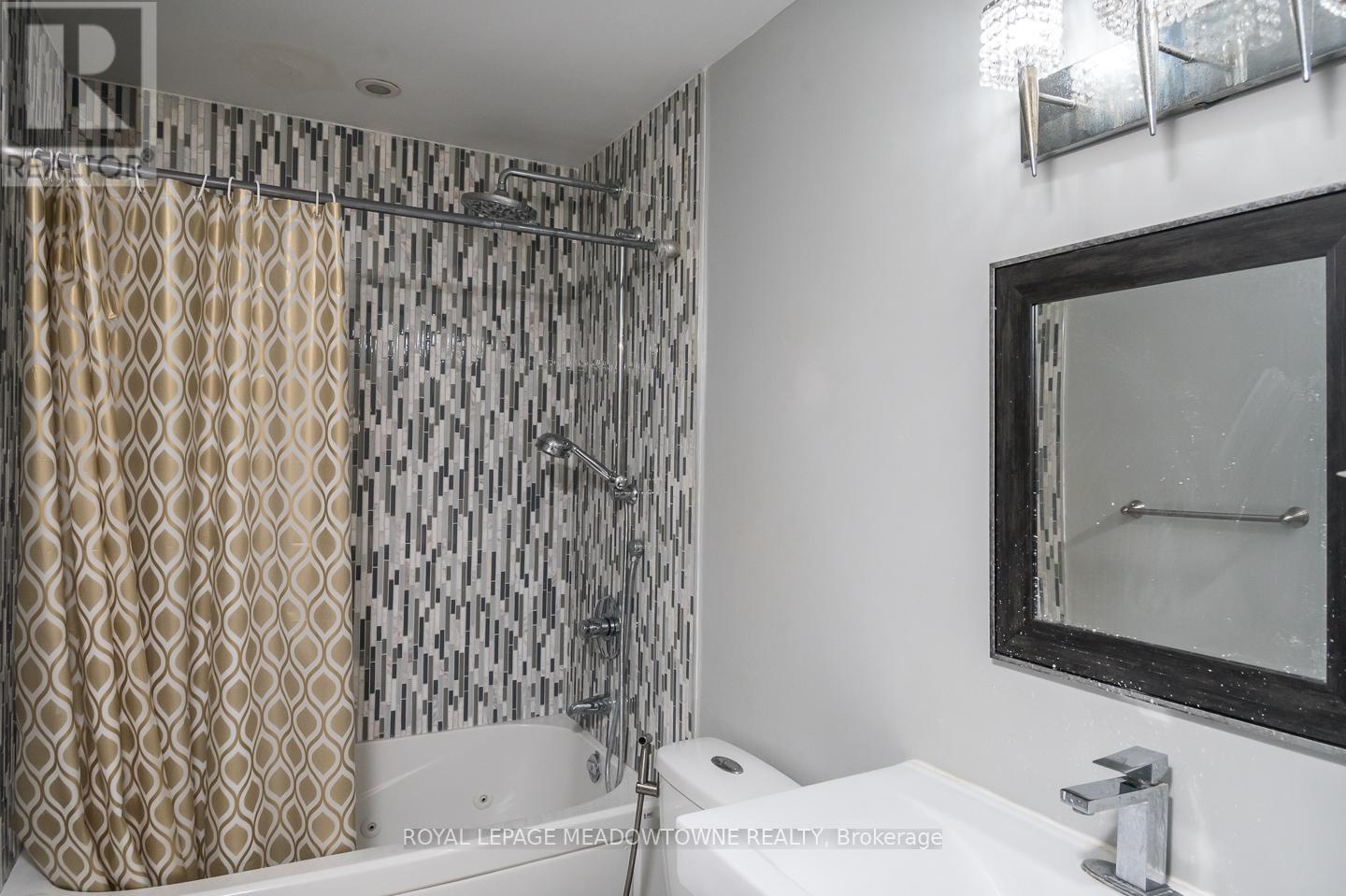 3486 Eglinton Avenue W, Mississauga, Ontario  L5M 7P4 - Photo 26 - W12991512