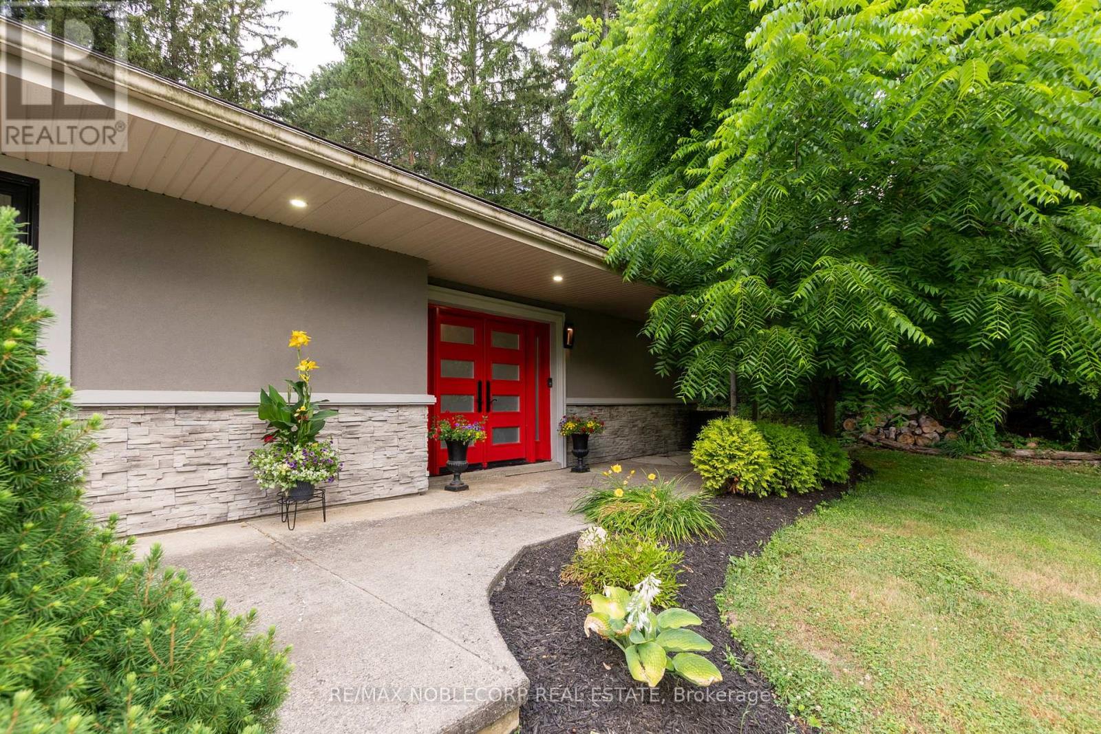 9240 Castlederg Side Road, Caledon, Ontario  L7E 0S2 - Photo 3 - W12991524