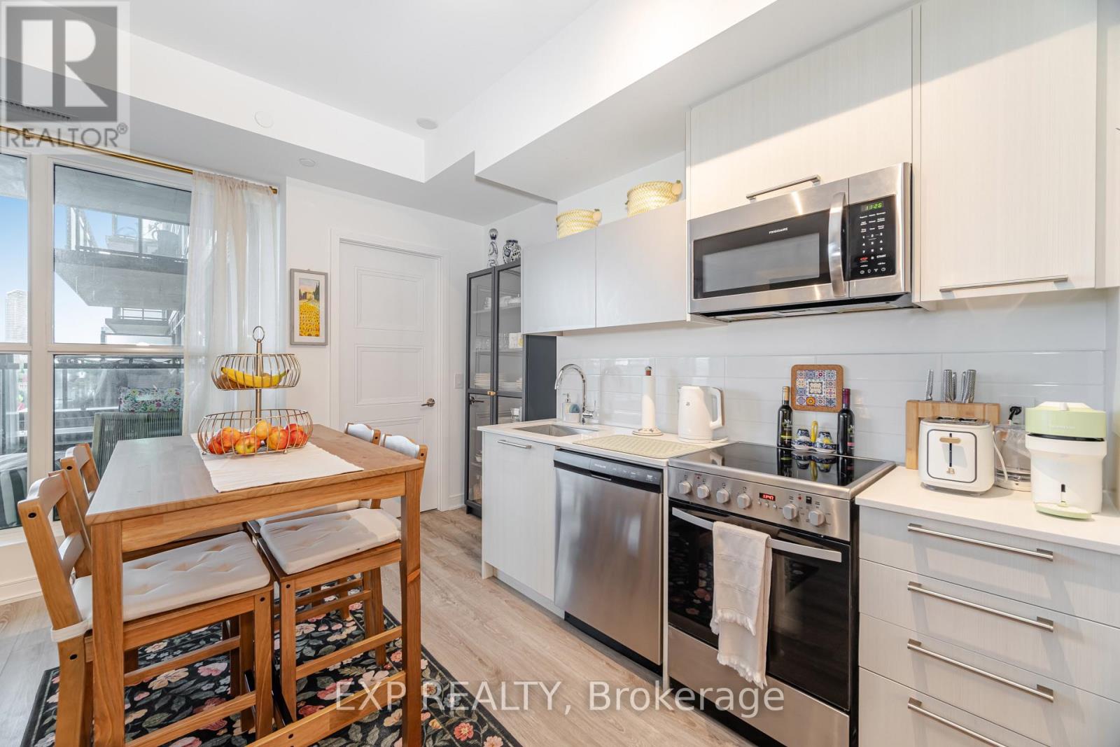 812 - 25 Neighbourhood Lane, Toronto, Ontario  M8Y 0C4 - Photo 12 - W12991542