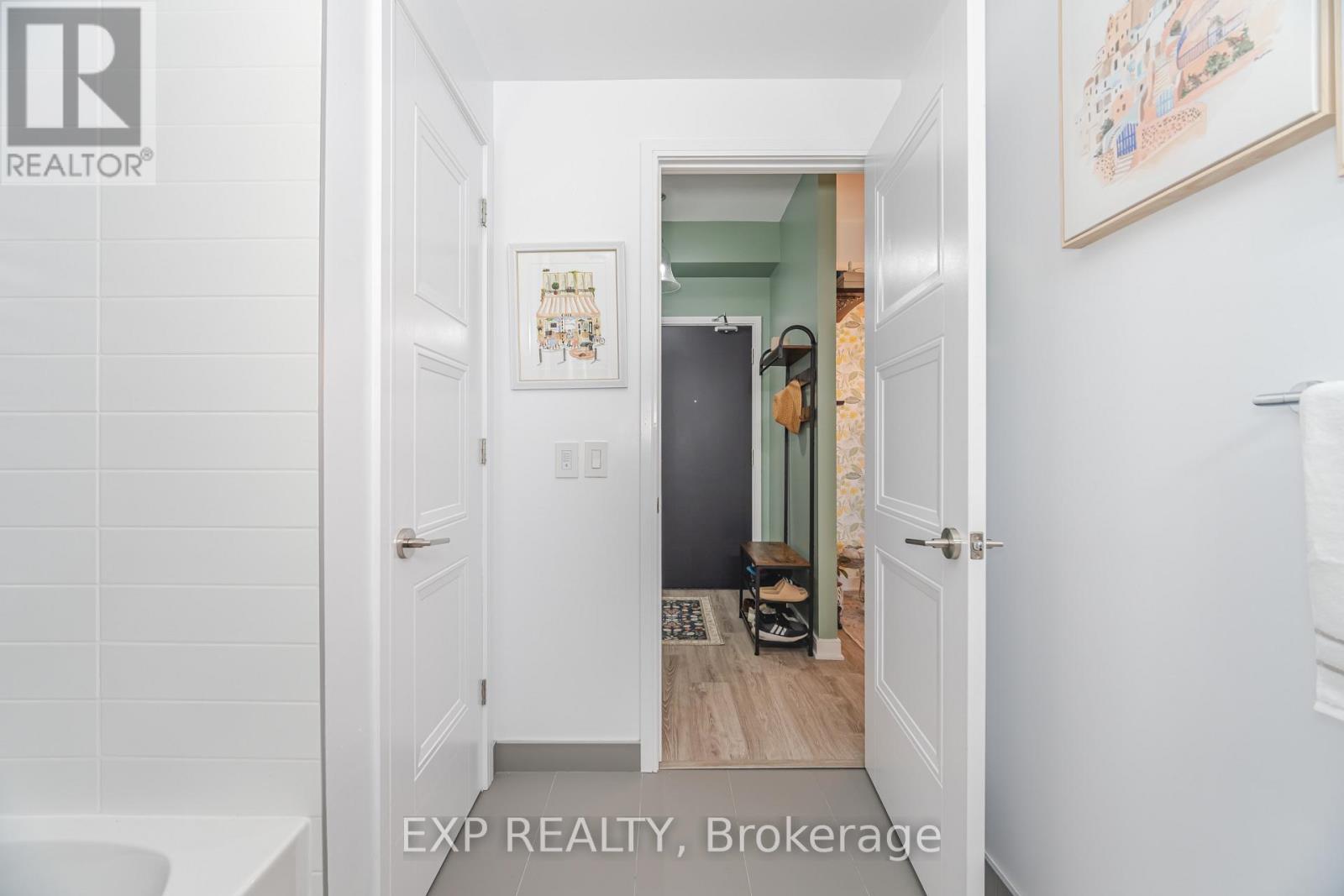 812 - 25 Neighbourhood Lane, Toronto, Ontario  M8Y 0C4 - Photo 26 - W12991542