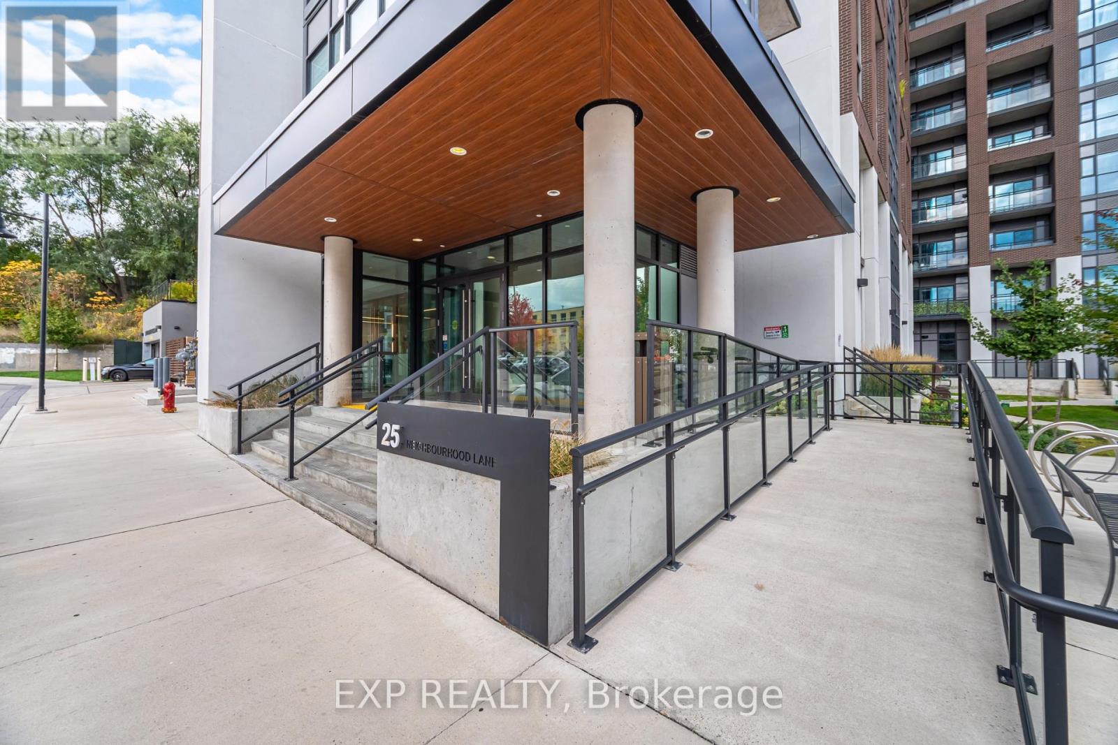 812 - 25 Neighbourhood Lane, Toronto, Ontario  M8Y 0C4 - Photo 3 - W12991542