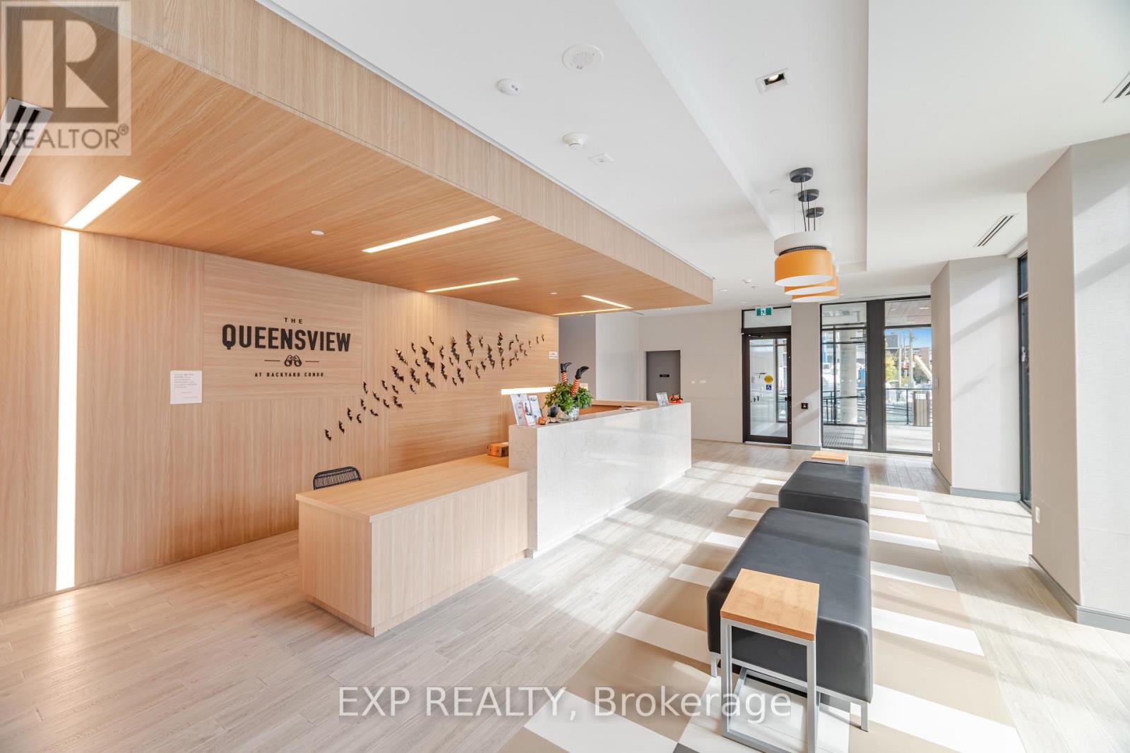 812 - 25 Neighbourhood Lane, Toronto, Ontario  M8Y 0C4 - Photo 4 - W12991542