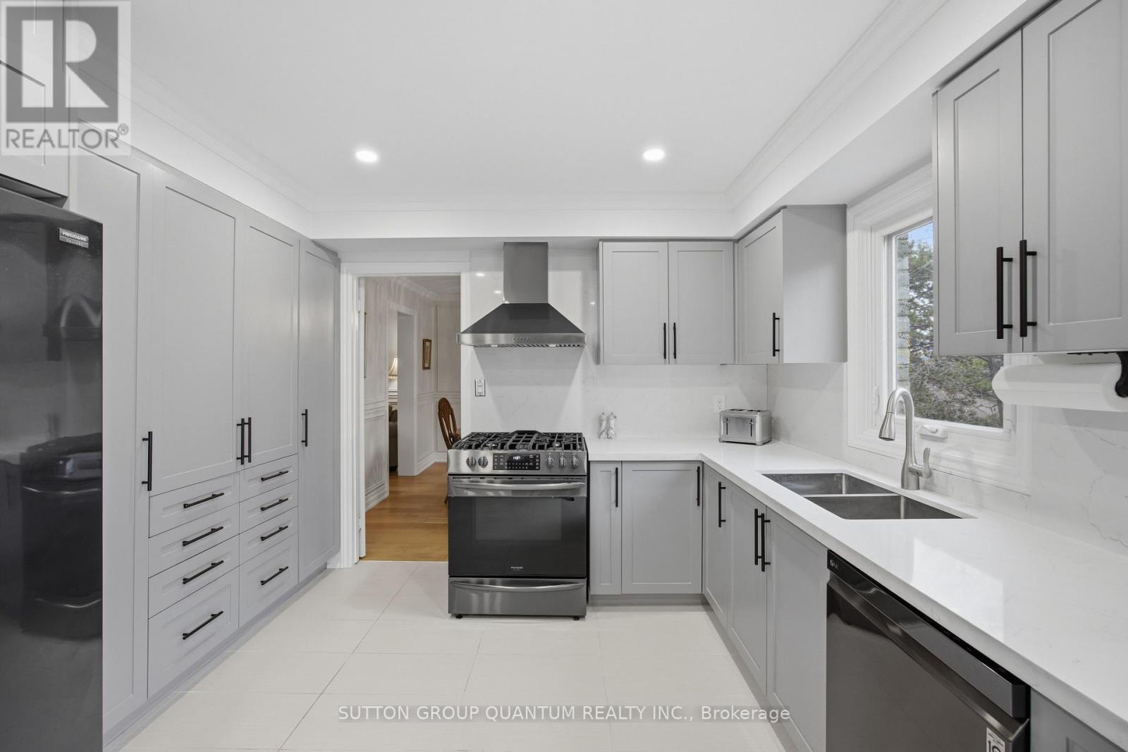 2509 King Forrest Drive, Mississauga, Ontario  L5K 2E5 - Photo 16 - W12991554