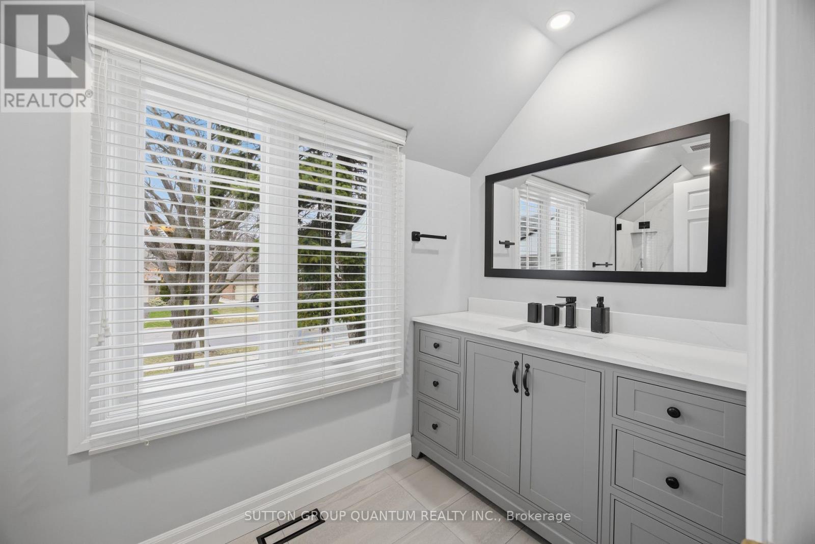 2509 King Forrest Drive, Mississauga, Ontario  L5K 2E5 - Photo 29 - W12991554