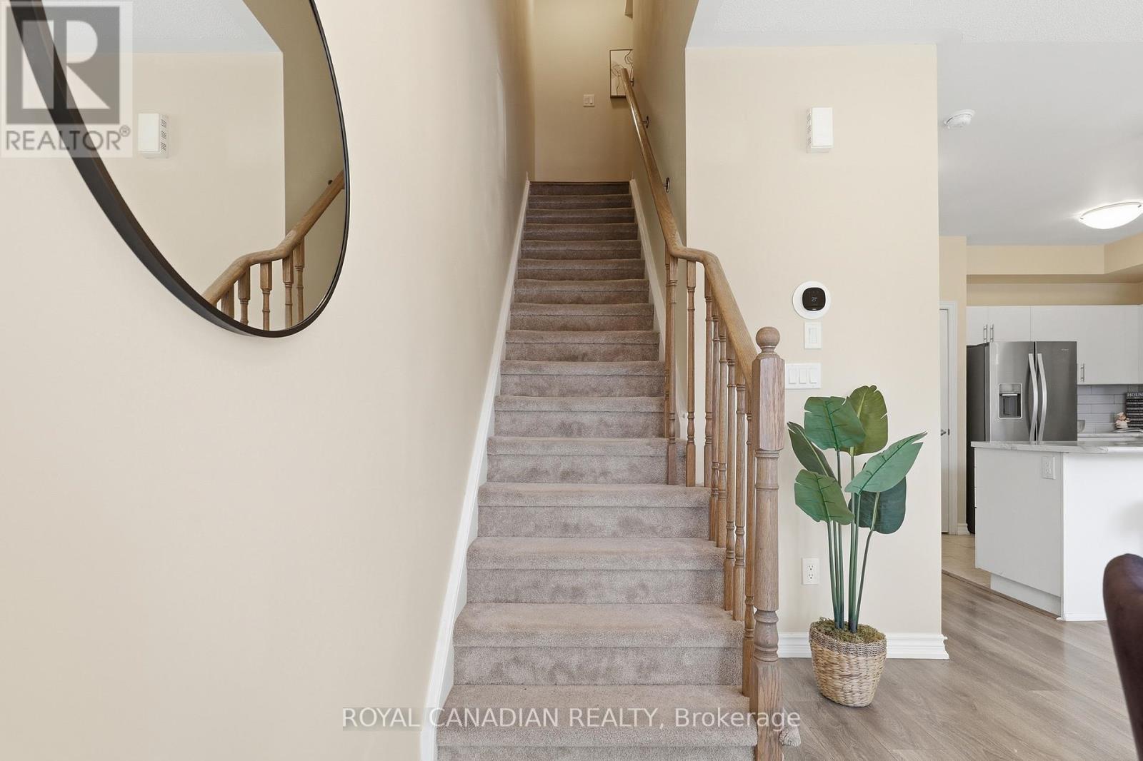 40-02 - 2420 Baronwood Drive, Oakville, Ontario  L6M 0X6 - Photo 10 - W12991562