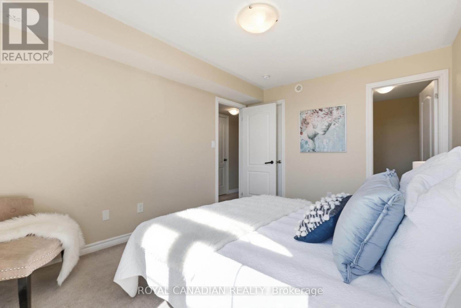 40-02 - 2420 Baronwood Drive, Oakville, Ontario  L6M 0X6 - Photo 15 - W12991562