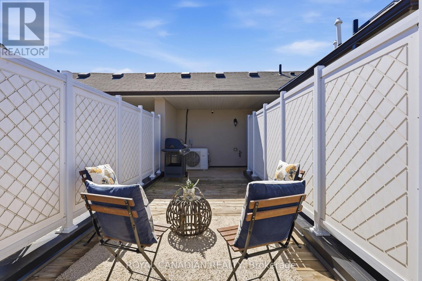 40-02 - 2420 Baronwood Drive, Oakville, Ontario  L6M 0X6 - Photo 22 - W12991562