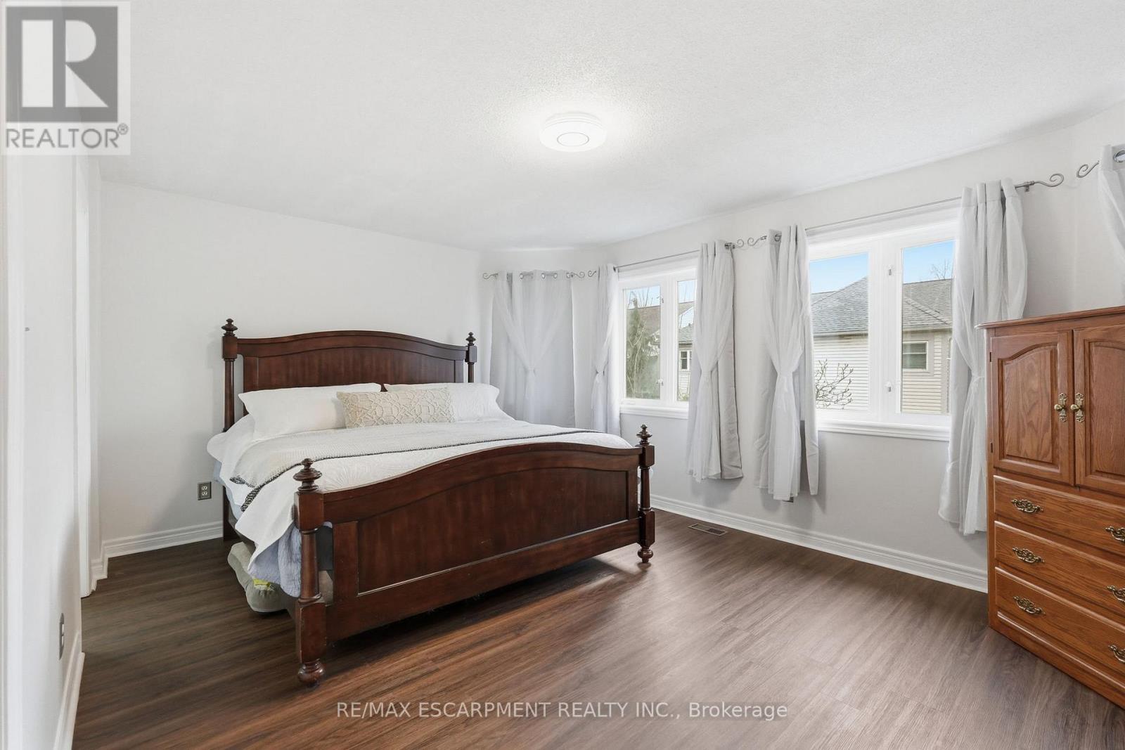 5189 Blue Spruce Avenue, Burlington, Ontario  L7L 6J5 - Photo 21 - W12991568