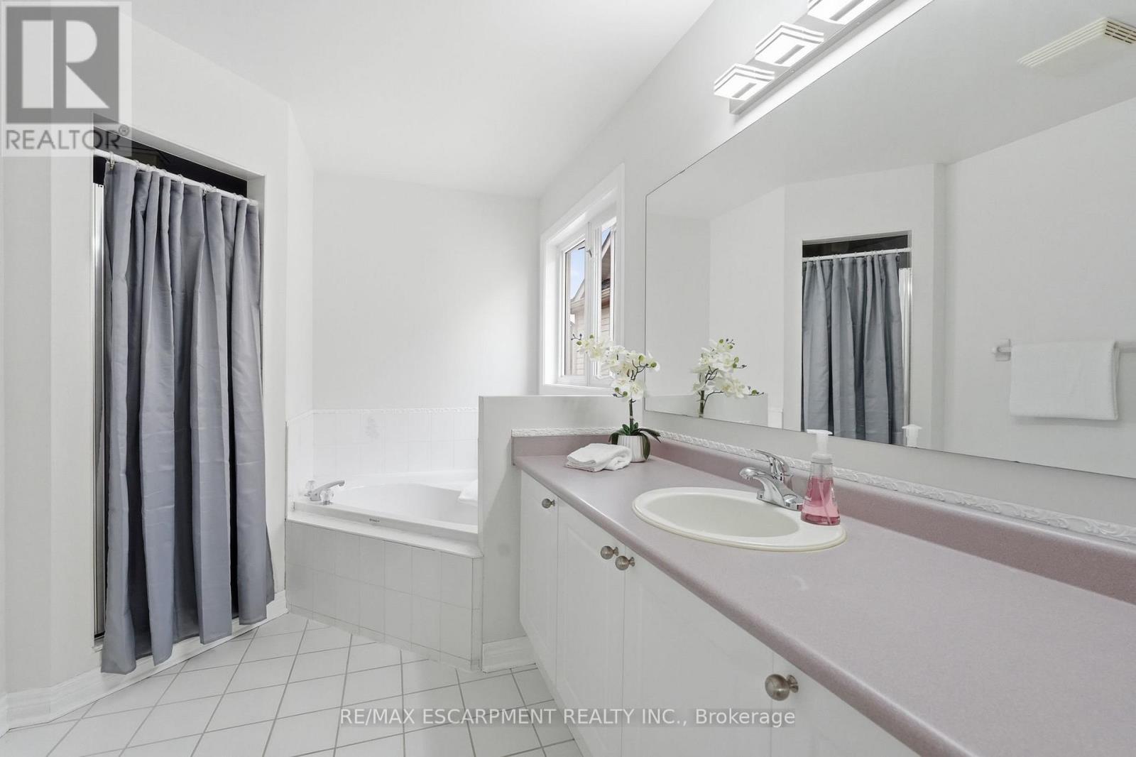 5189 Blue Spruce Avenue, Burlington, Ontario  L7L 6J5 - Photo 23 - W12991568