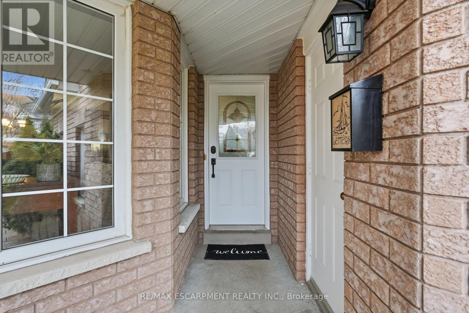 5189 Blue Spruce Avenue, Burlington, Ontario  L7L 6J5 - Photo 3 - W12991568