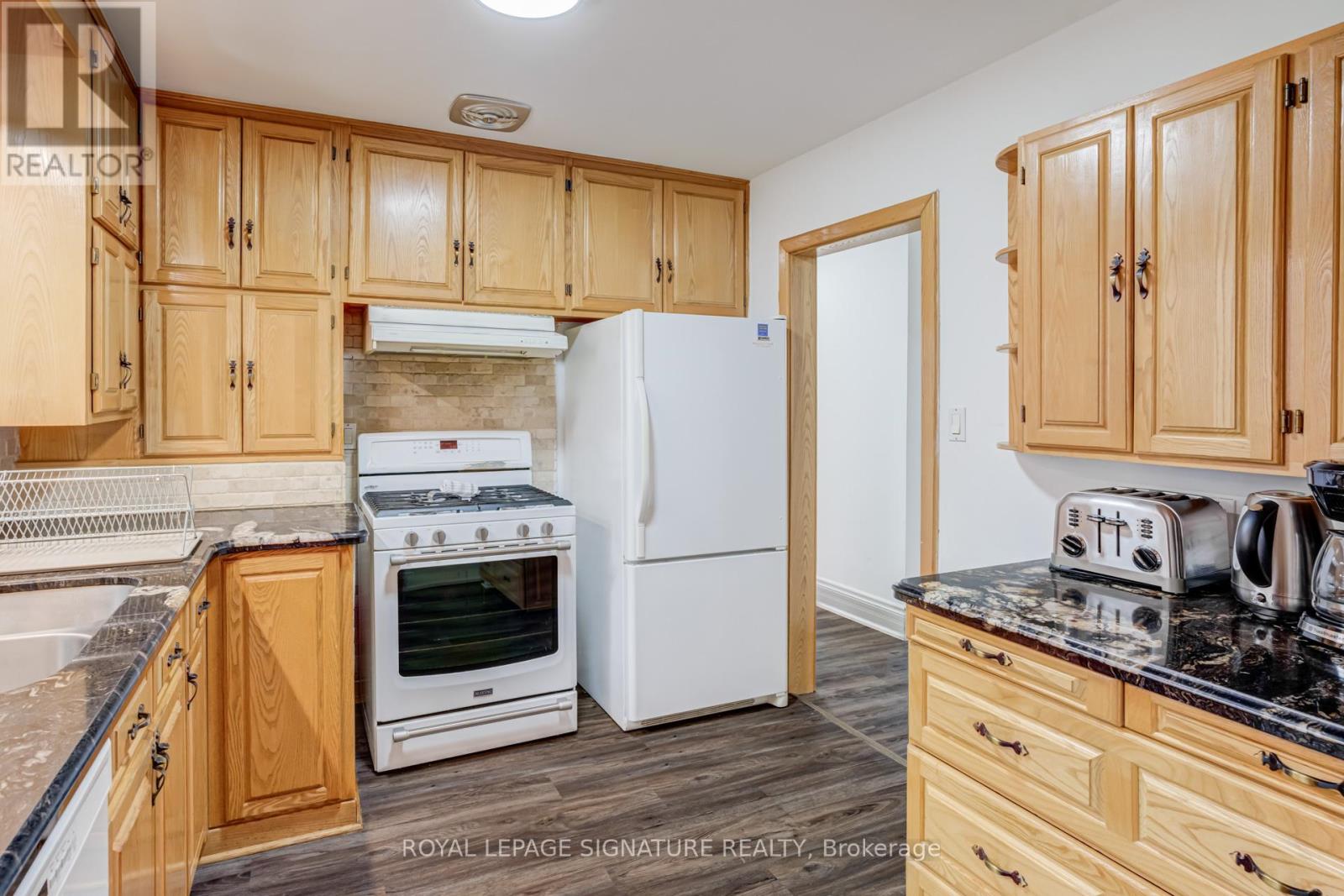 411 Maplehurst Avenue, Oakville, Ontario  L6L 4Y3 - Photo 10 - W12991588