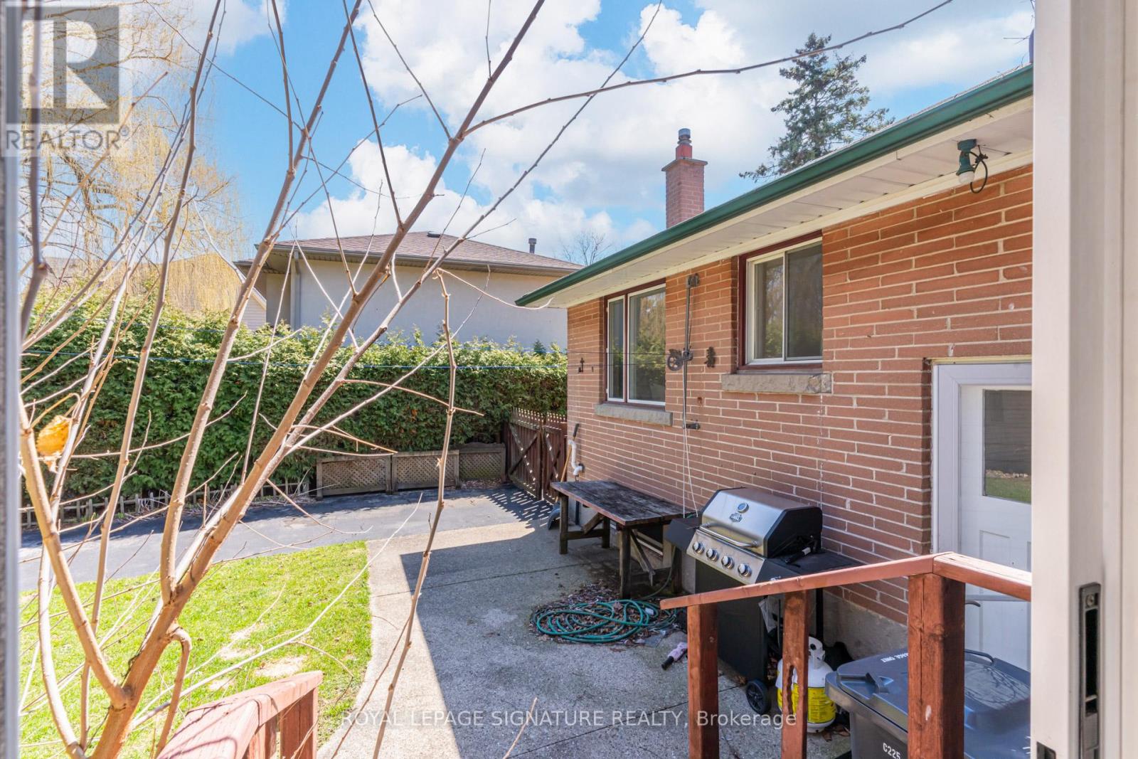 411 Maplehurst Avenue, Oakville, Ontario  L6L 4Y3 - Photo 20 - W12991588