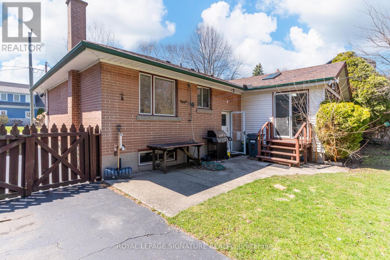 411 Maplehurst Avenue, Oakville, Ontario  L6L 4Y3 - Photo 21 - W12991588