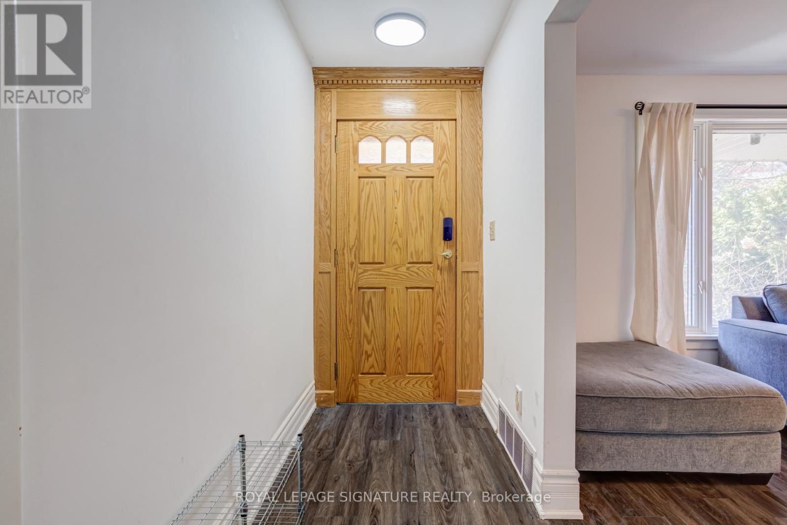 411 Maplehurst Avenue, Oakville, Ontario  L6L 4Y3 - Photo 5 - W12991588