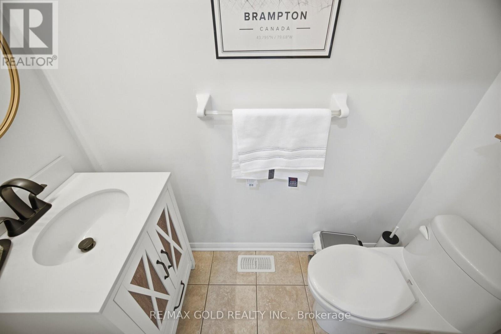 20 Peppermint Close, Brampton, Ontario L6P 3C7 - Photo 11 - W12991590