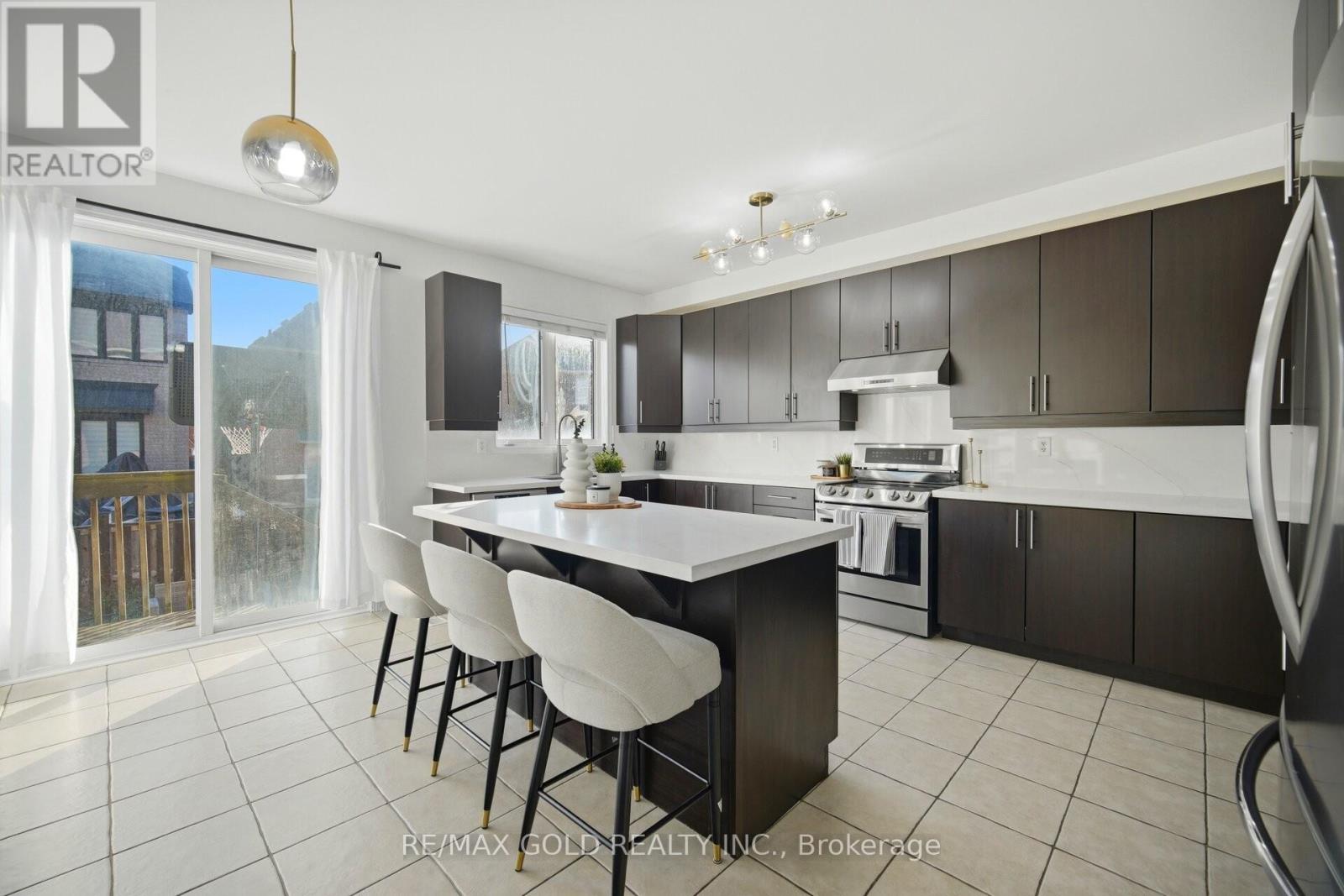 20 Peppermint Close, Brampton, Ontario L6P 3C7 - Photo 9 - W12991590