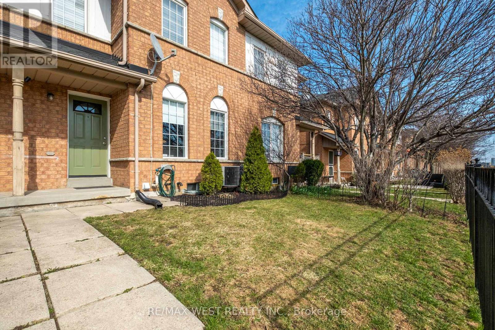 80 - 57 Brickyard Way, Brampton, Ontario  L6V 4M3 - Photo 31 - W12991608