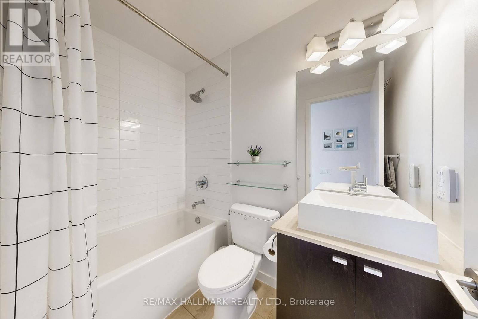 1613 - 103 The Queensway Way, Toronto, Ontario  M6S 5B3 - Photo 17 - W12991624