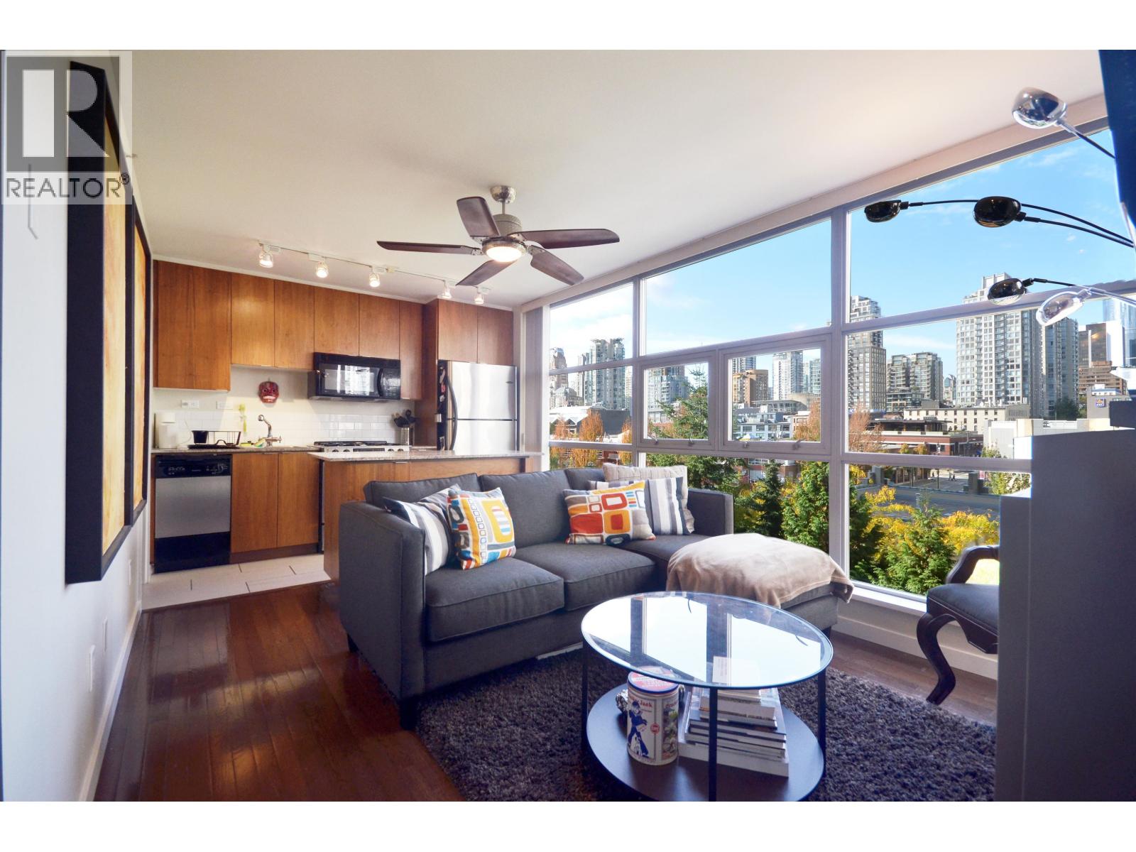 601 989 Beatty Street, Vancouver, British Columbia  V6Z 3C2 - Photo 1 - R3107385