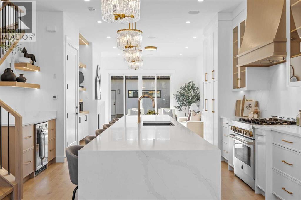 2207 26a Street Sw, Calgary, Alberta  T3E 2C2 - Photo 10 - A2299499