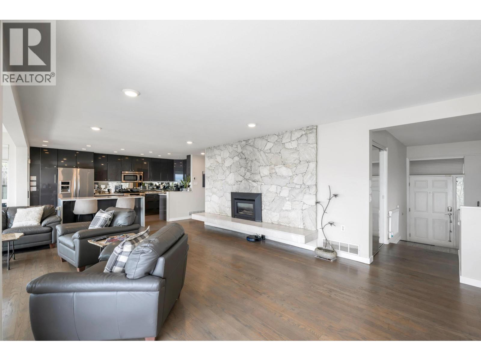 2385 Wall Street, Vancouver, British Columbia V5L 1B8 - Photo 17 - R3106240