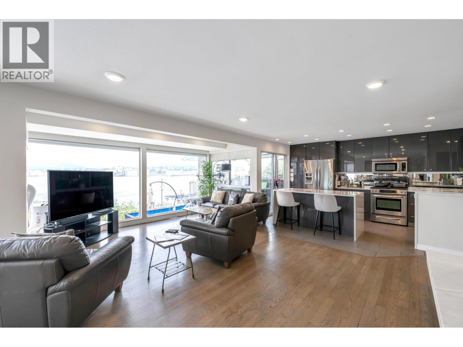 2385 Wall Street, Vancouver, British Columbia V5L 1B8 - Photo 12 - R3106240