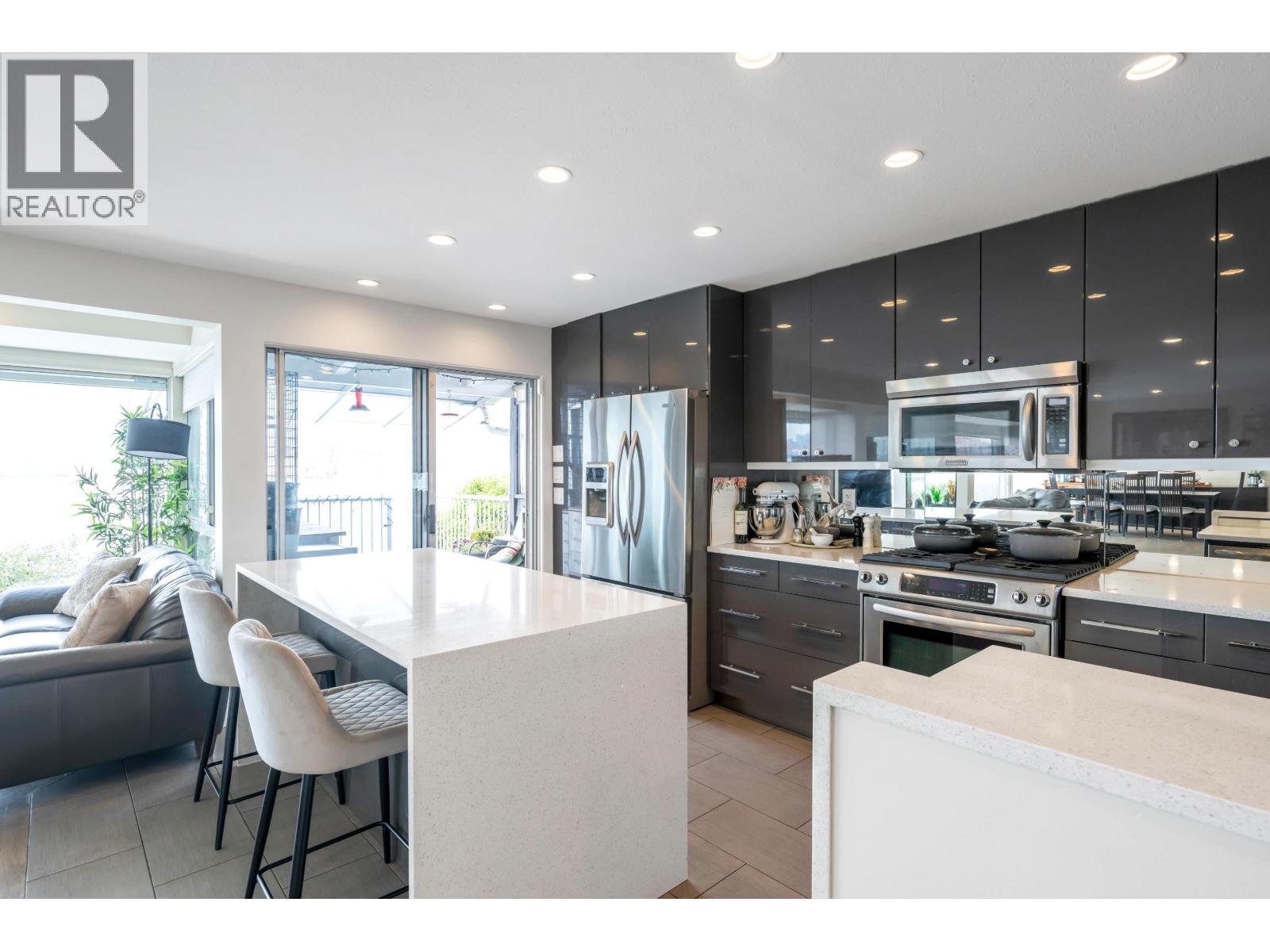 2385 Wall Street, Vancouver, British Columbia V5L 1B8 - Photo 10 - R3106240